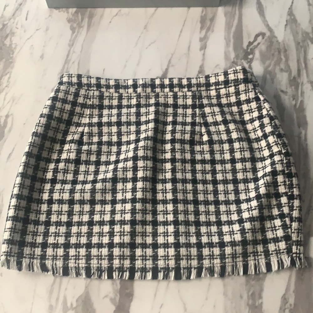 Stylish Checker Mini-Skirt!